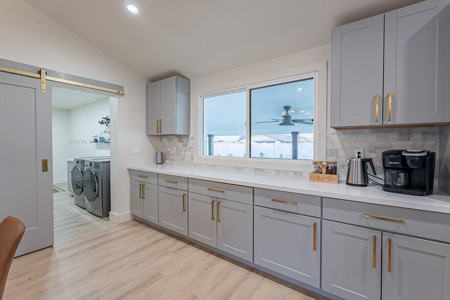 Coffee Bar - 126 E Palmcroft Dr