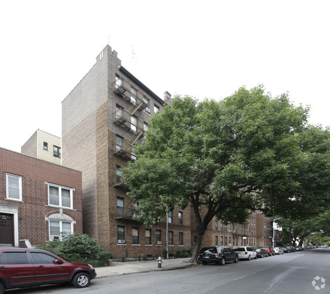 Primary Photo - 32-52 33rd Street