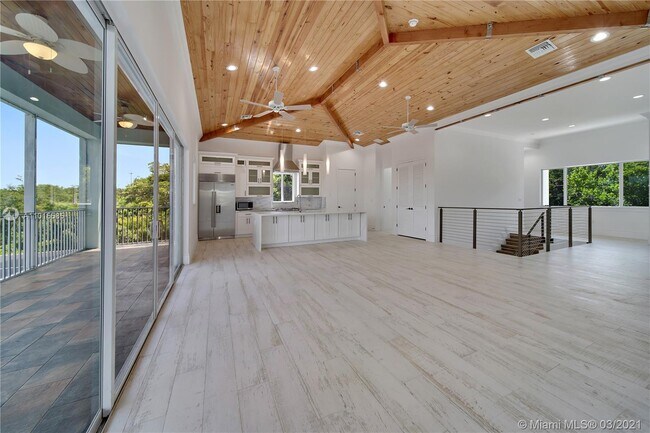 Building Photo - 2 Flamingo Hammock Rd