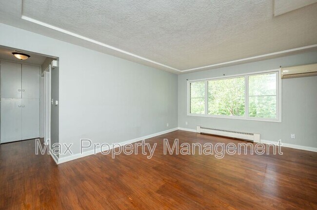Primary Photo - 3715 Madison Ave