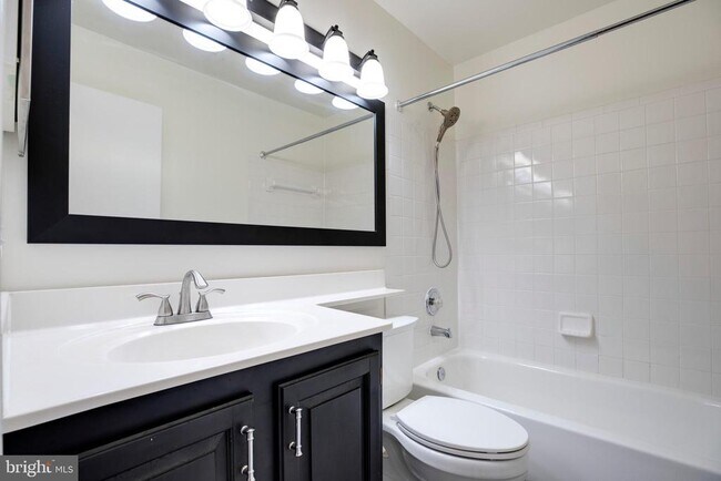 Building Photo - 5678 White Dove Ln