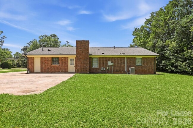 Building Photo - 4609 Randolph Rd