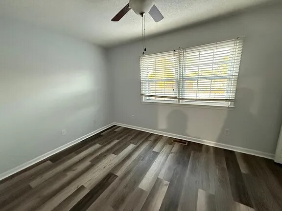 Building Photo - 1025 Carolina Rd