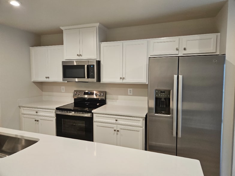 Building Photo - 18353 Centennial Cir