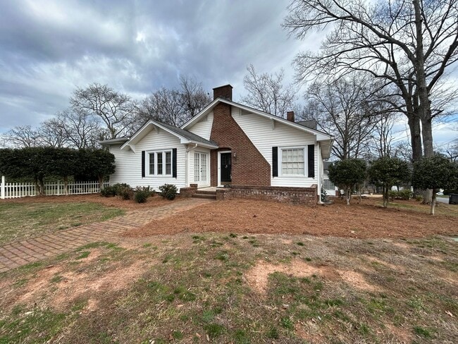 Building Photo - 3/2 House in Old East Rome $1,895