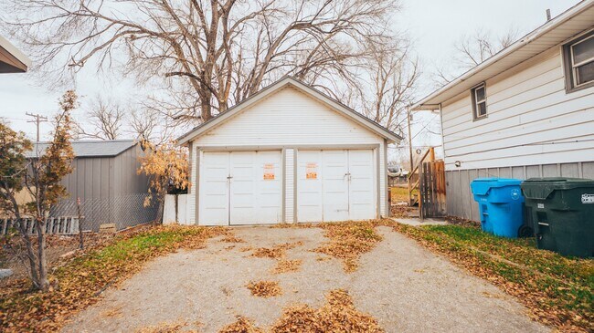 Building Photo - 725 N 10th Ave