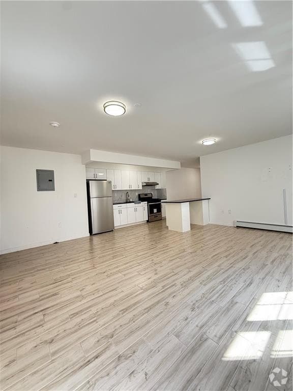 Building Photo - 1654 84th St