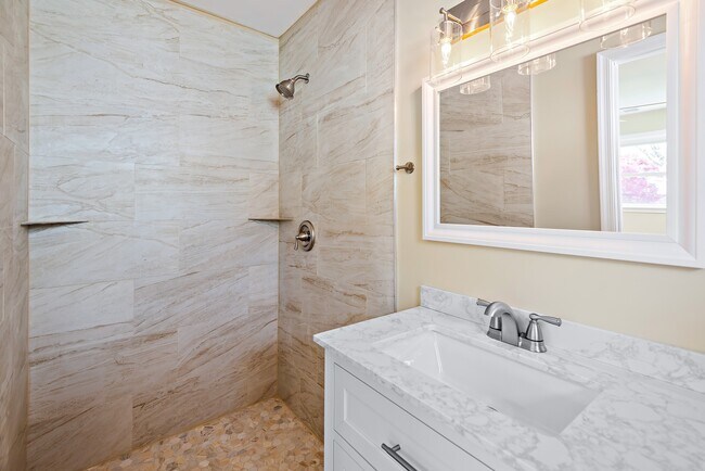 Building Photo - 312 Chalfonte Dr