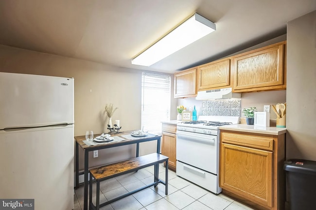 Building Photo - 1124 S 15th St