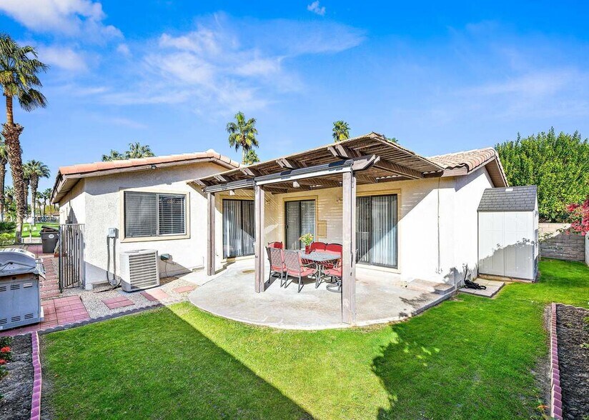 patio - 77949 Calypso Rd