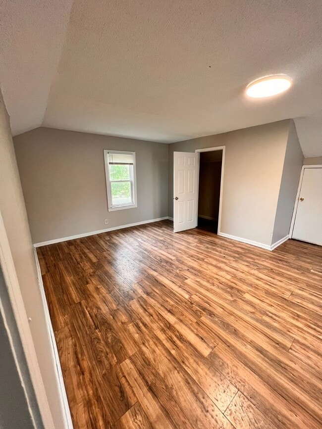 Building Photo - Section 8 welcome