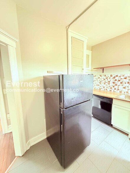 Building Photo - 504 Westminster St