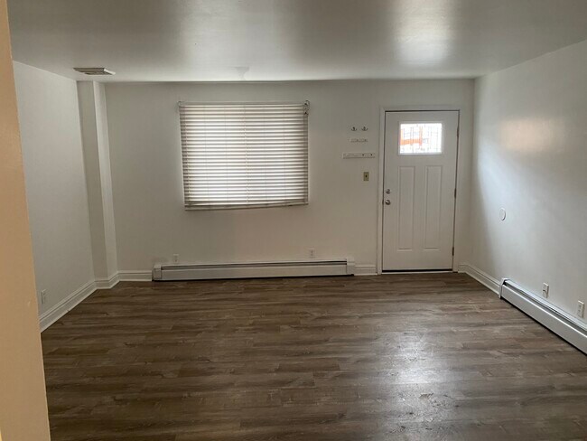 Building Photo - 81 S 11th St