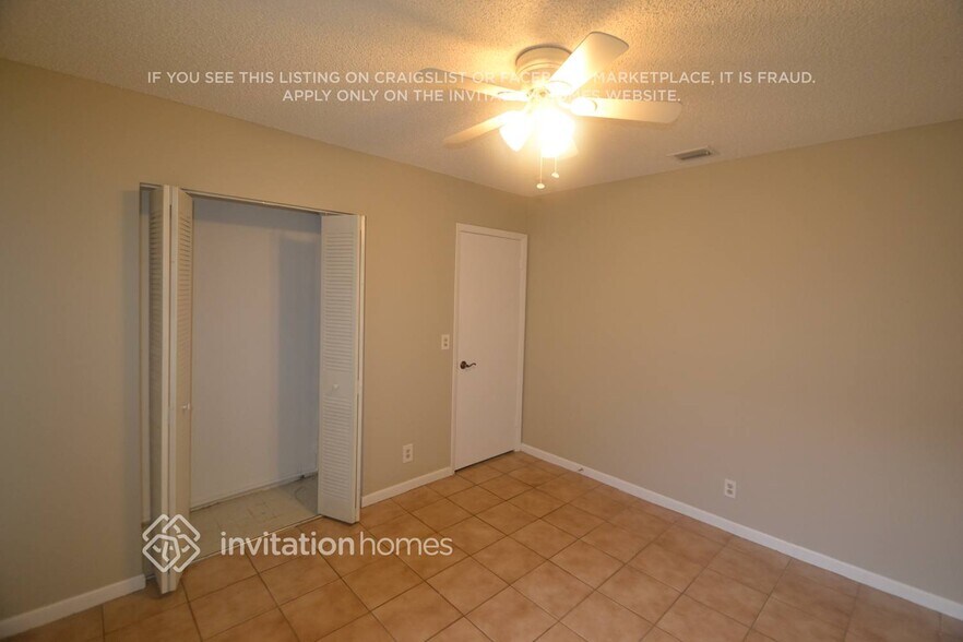 Building Photo - 4933 NW 96th Terrace