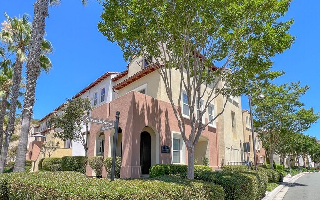 Building Photo - 2110 Silverado St