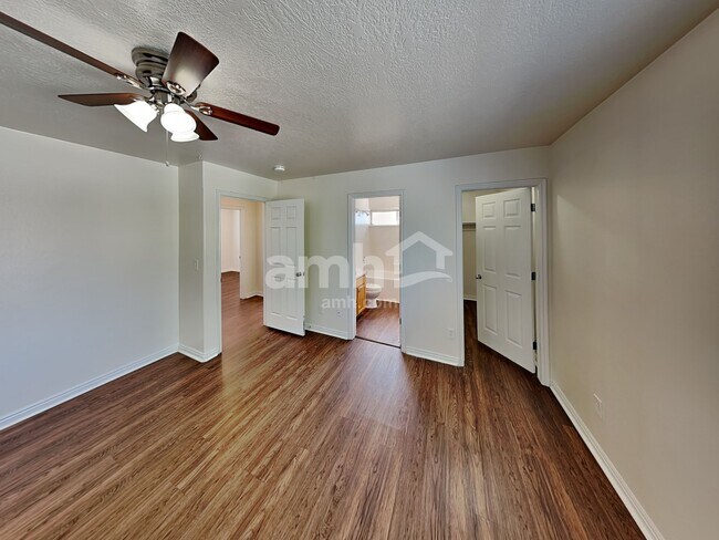 Building Photo - 8558 Laurel Oak Dr