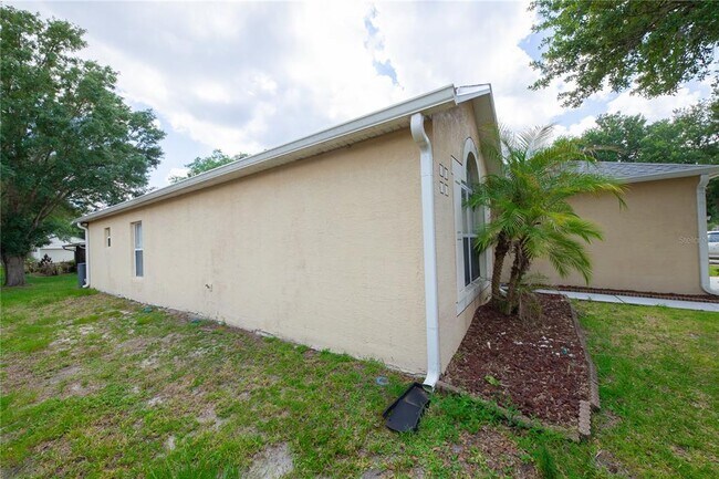 Building Photo - 16686 Corner Cove Way