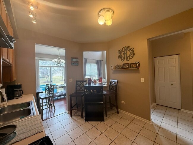 Building Photo - 2914 Rutland Cir