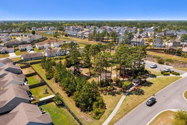 Building Photo - Holly Ridge 4 Bedroom
