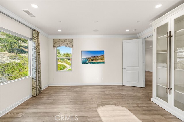 Building Photo - 1151 Summit Oak Dr