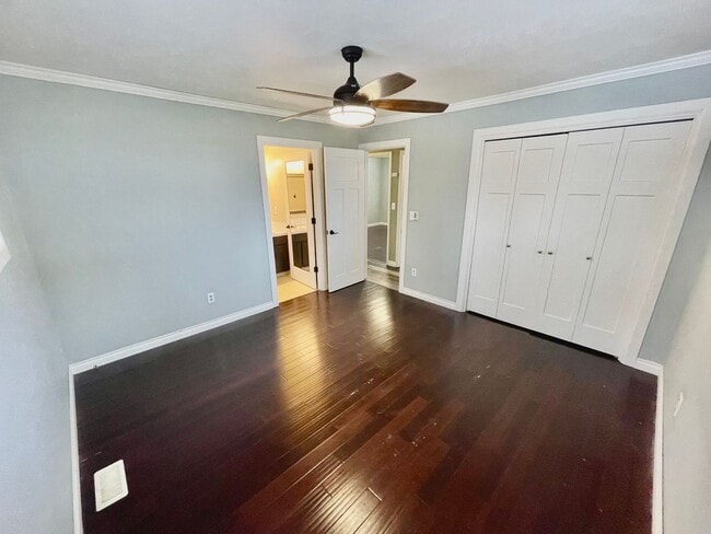 Building Photo - 3 Bedroom, 2 bath house