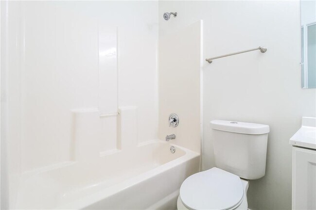 Building Photo - 1350 Labonte Pkwy