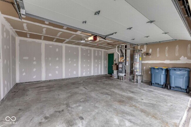 Building Photo - 8520 Lincoln Ct