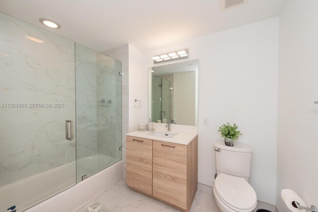 Building Photo - 16385 Biscayne Blvd