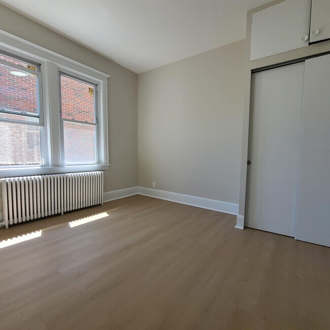 Building Photo - 704 79th St