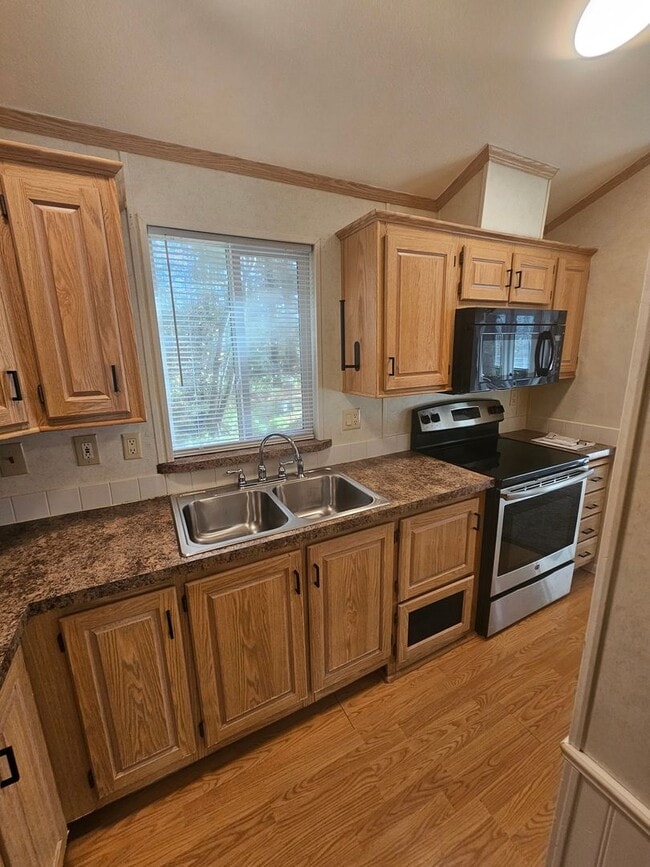 Building Photo - Must See 2 BED/1.75 Bath Home Available 10...