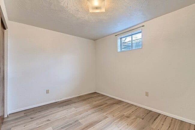 Building Photo - 6871 Knox Ct