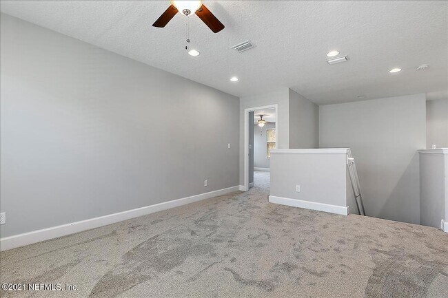 Building Photo - 1021 Seaside Dr N