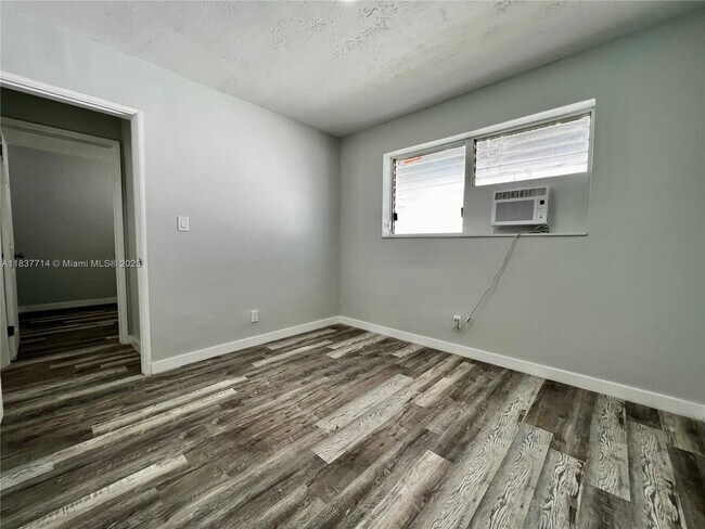 Building Photo - 808 NW 7th Terrace