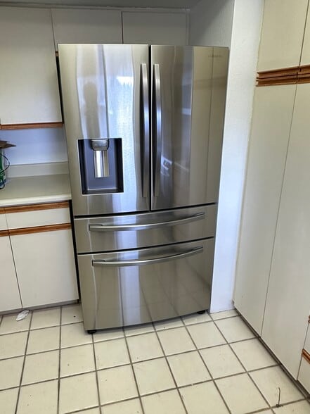 Exciting stainless steel refrigerator with pouring station! - 255 E Avenida Granada