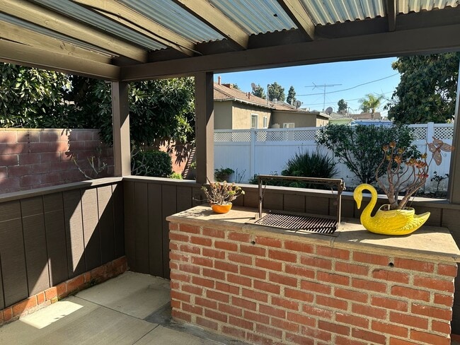 Building Photo - CULVER CITY STUNNING REMODEL 3 BDRM 1 BA. HOUSE FOR LEASE!