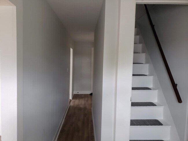 Building Photo - 64 Marlborough St