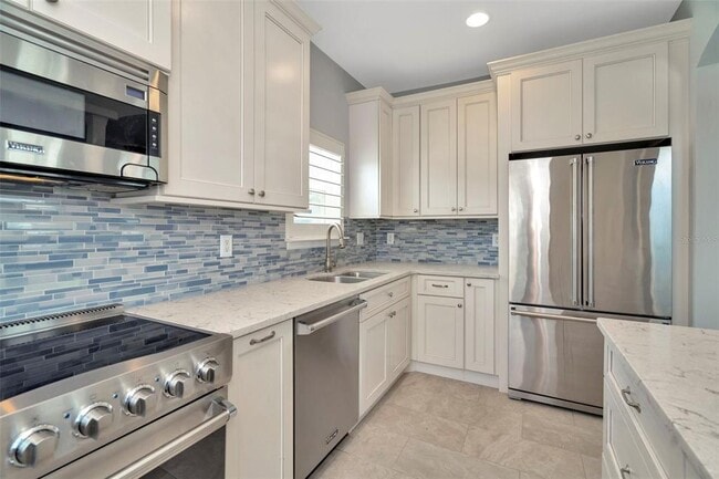 Building Photo - 3213 Marcellus Cir