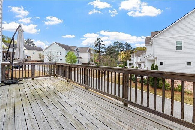 Building Photo - 156 Adams Cir