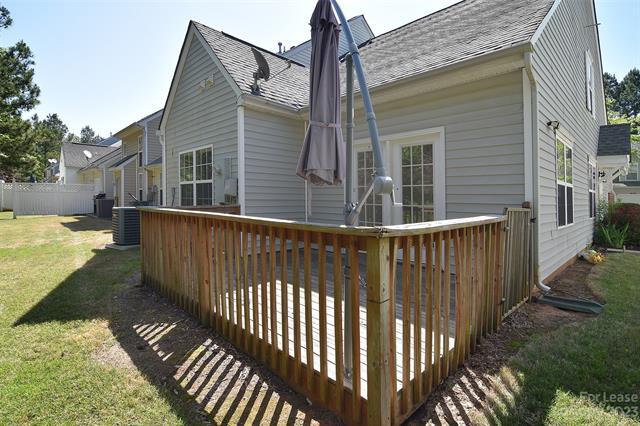 Building Photo - 3033 Des Prez Avenue