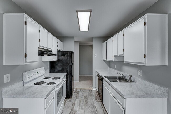 Building Photo - 9569 Coggs Bill Dr