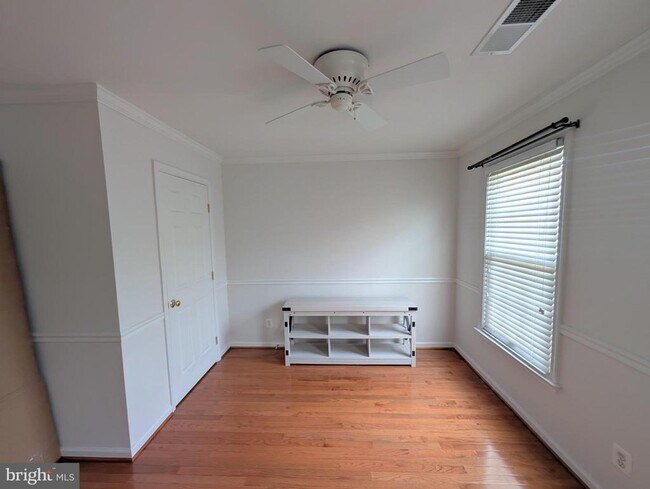 Building Photo - 4605 Lambert Pl