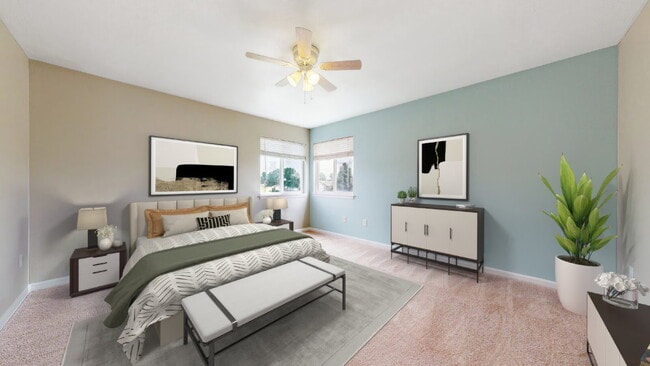 Building Photo - Spacious 3-Bed,2.5-Bath Home with Fenced Yard