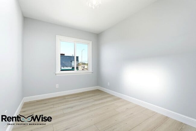 Building Photo - 1401 39th Ave