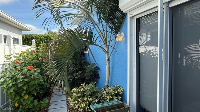 Building Photo - 10700 Aqua Surf Ct