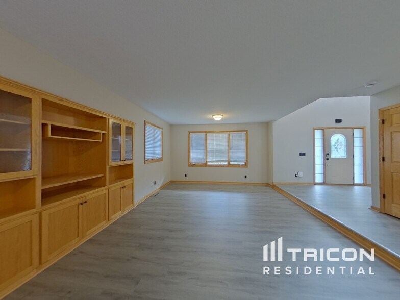 Building Photo - 22209 Red Oak Dr