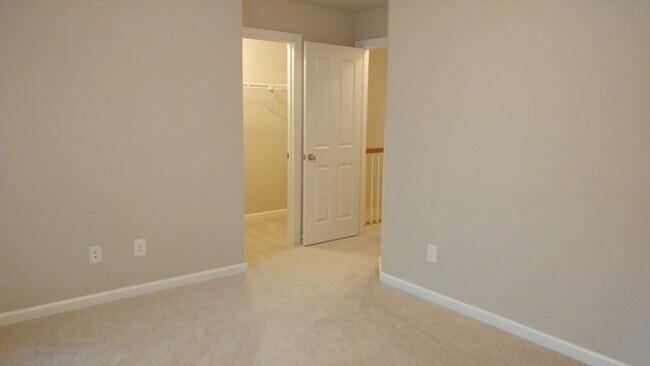 Building Photo - 4286 Baverton Dr