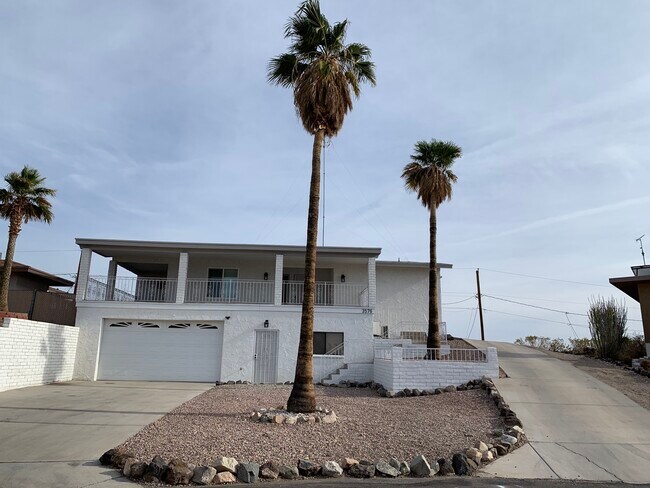 Building Photo - 3576 Stanford Dr