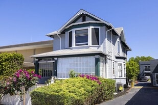 Building Photo - 325 Alma St