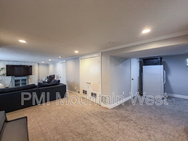 Building Photo - 76 W 1300 S