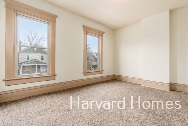 Building Photo - 131 Midland Ave